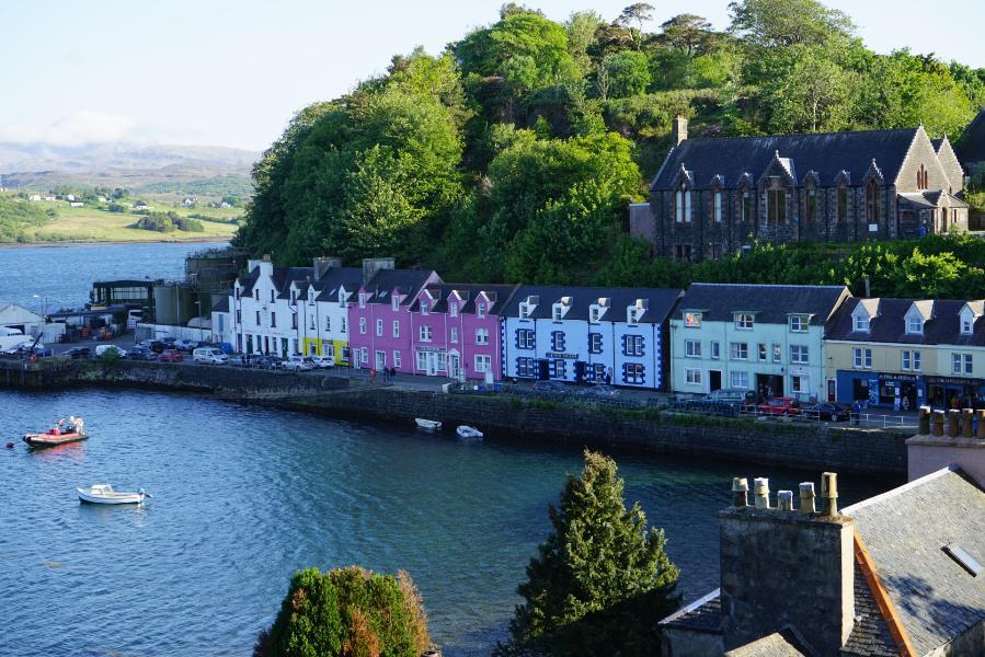 Portree.JPG.c68141e4d9f554ee02ac43f1cf071a08.JPG