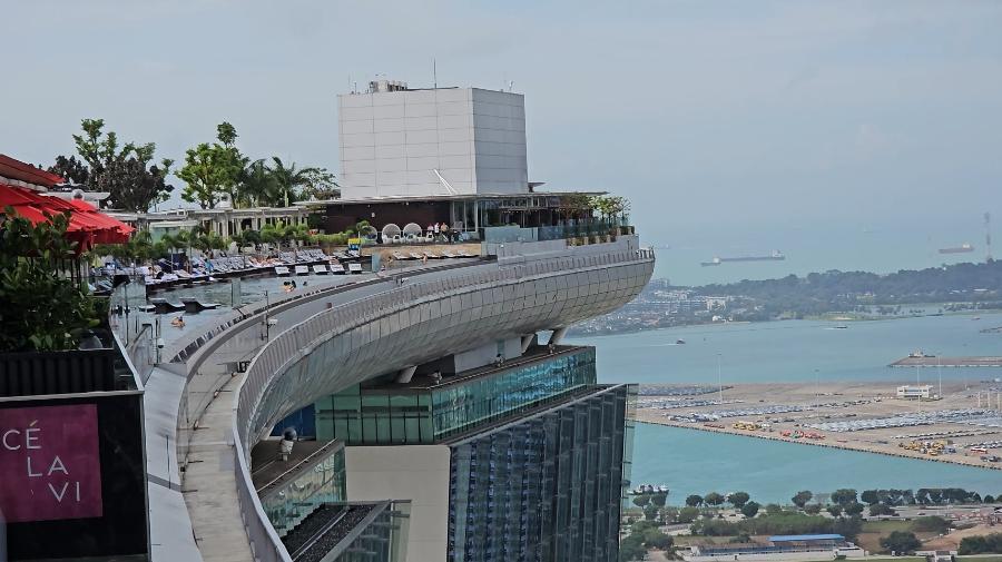 SkyPark.jpg.d1abb3bb8aa9914cf7638cebddbb9712.jpg