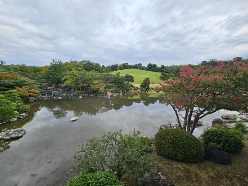 Osaka_gradina.jpg.4af50cbddfe00a9df129d46574186c34.jpg