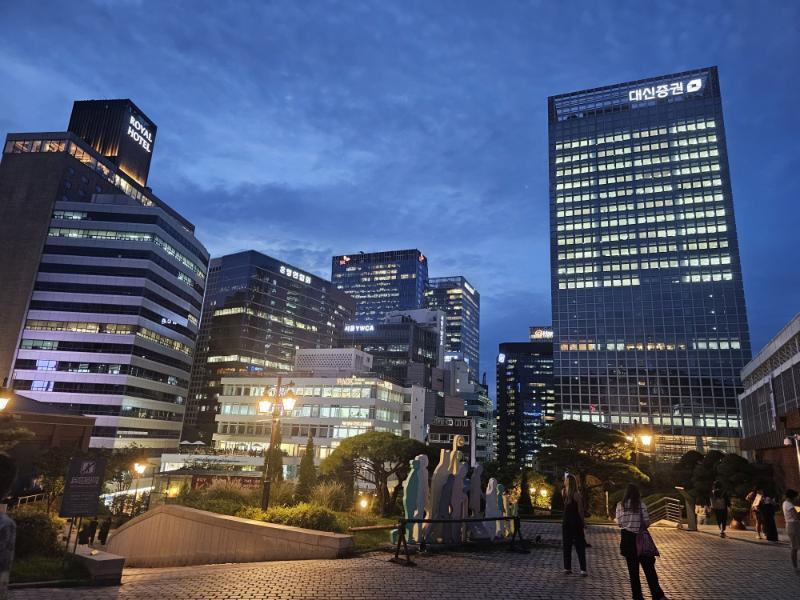 Seoul4.jpg.87263cb9a4faa7089ec7417e395a7f2f.jpg