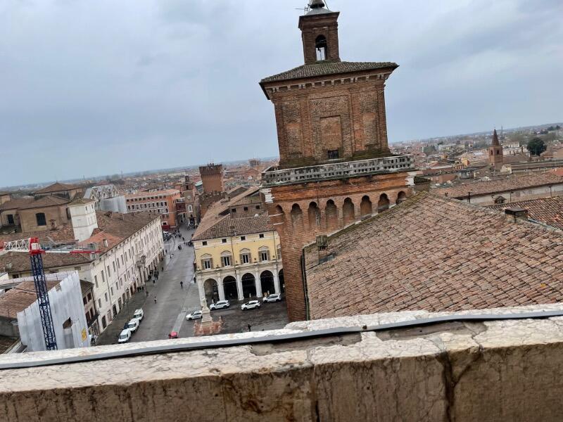 Ferrara_castle_IMG_5050.jpg.2da13cc019675e3bc2342197bc39fb00.jpg