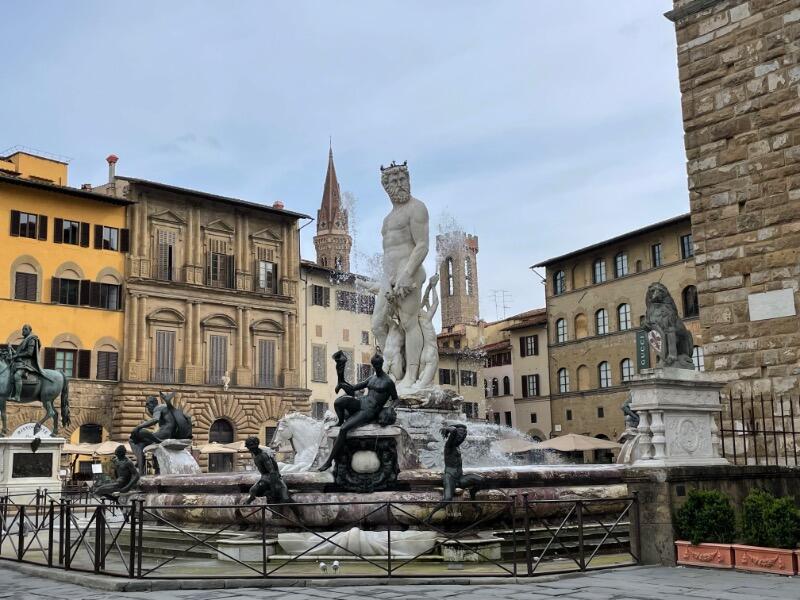 Florence_fontan_IMG_4851.jpg.5f45ca596e1f328f8fd37b487f6c142e.jpg