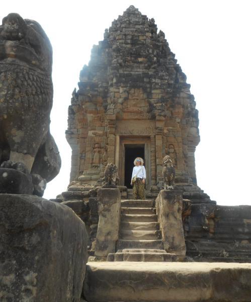 BakongTemples_1.JPG.f6add9bbd4c9c3684995a1976473ac8d.JPG