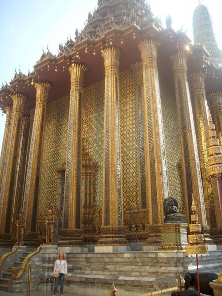 Bangkok_77.JPG.3987e8f0f2f4eff598b18cf98877689d.JPG