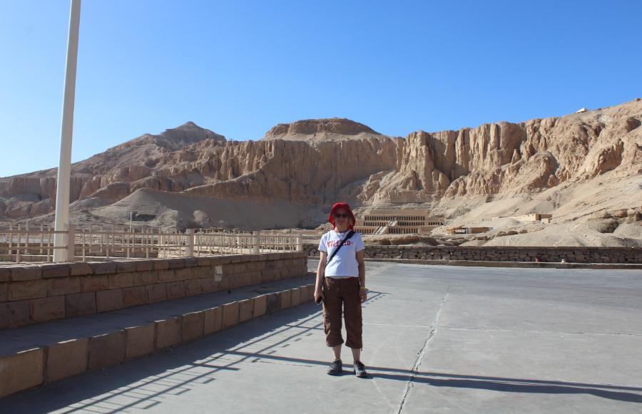 TempleofHatshepsut_1.JPG.caefe7ef17239bcd144a96b6f95ac88c.JPG