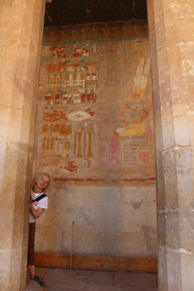 TempleofHatshepsut_16.JPG.c516fddf68663d34dc43ceba08e82fca.JPG