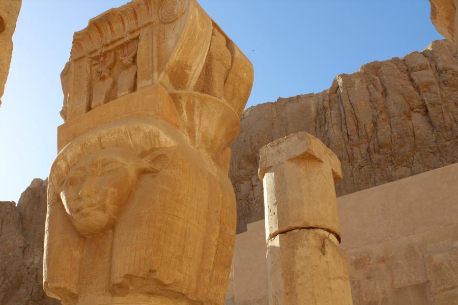 TempleofHatshepsut_17.JPG.7e99e4c9b51504473ea5ba234c5d9c5c.JPG