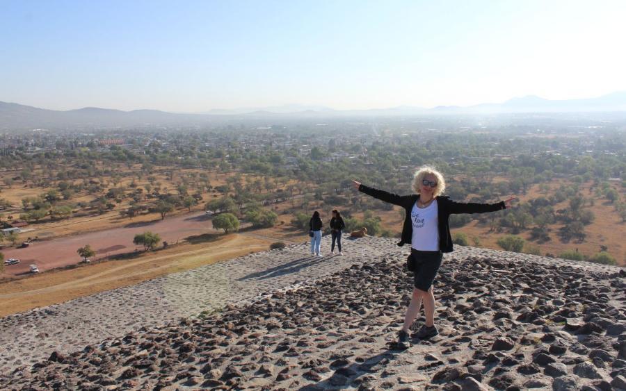 Teotihuacan20.JPG.0f6714d1c1c57a4d36b8c7b1e29b26f0.JPG