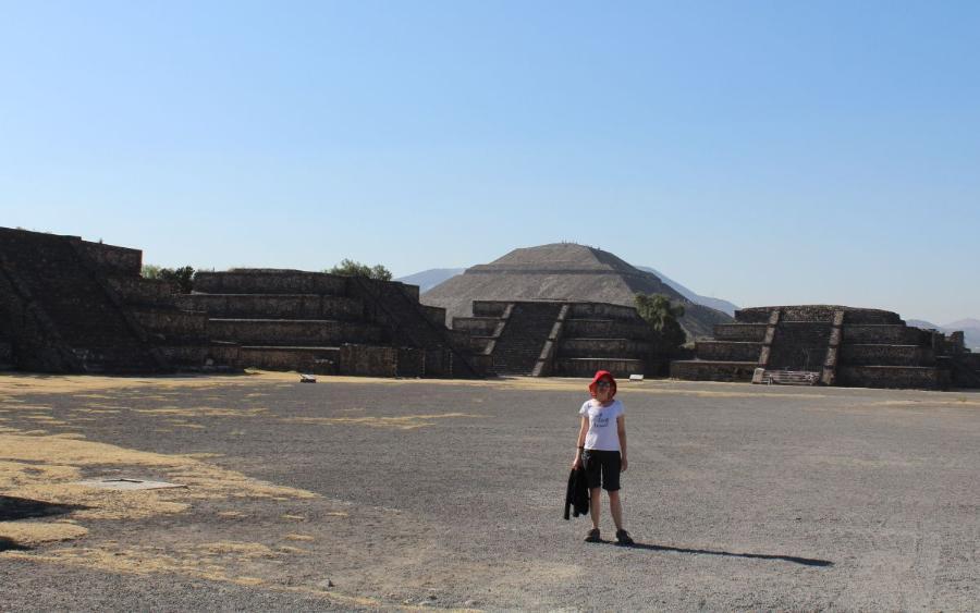 Teotihuacan47.JPG.f03e13e4ac835e1b8c691f39a6965bab.JPG