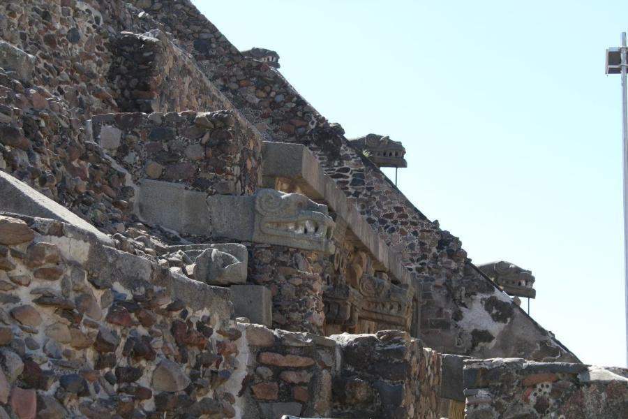 Teotihuacan66.JPG.d439e3b77e96700c846396b99bb631c8.JPG
