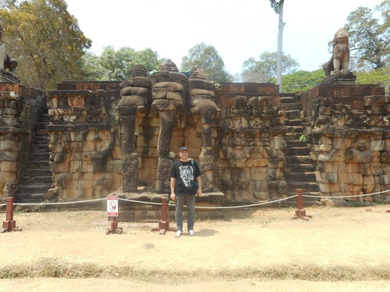 TerraceoftheElephants_1.JPG.2dcdf27634252a968f29380c1271ecc0.JPG