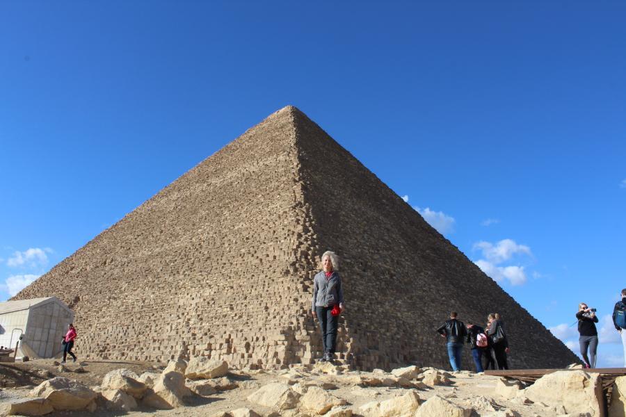 Thepyramids_52.JPG.2c5850d2bdae8f88ba254d33c90fe20b.JPG