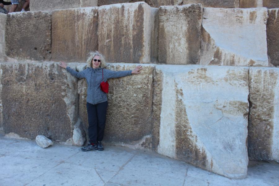 Thepyramids_57.JPG.1eb345f2f420fe736f3d417512cf2209.JPG