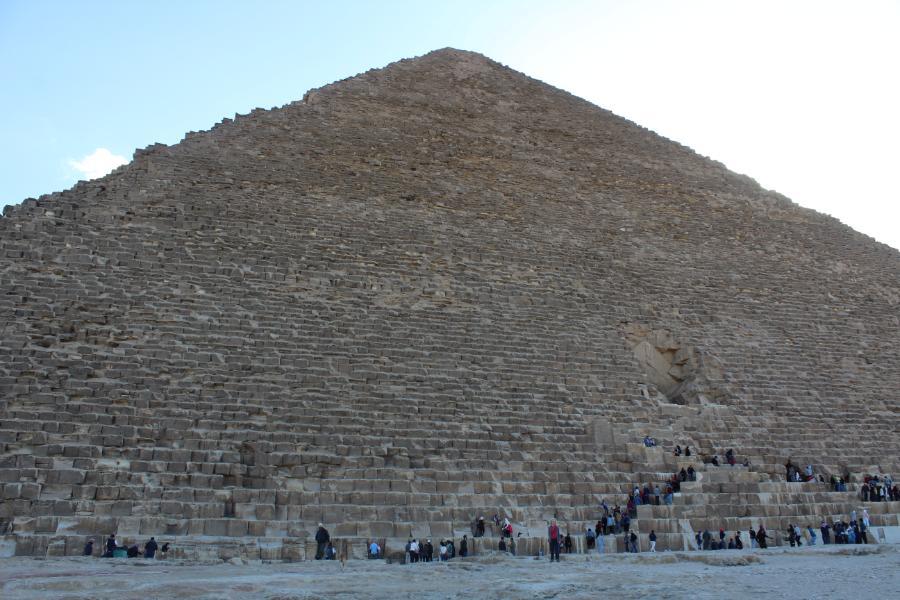 Thepyramids_59.JPG.cd7d7c98533be9d96a132bfbc8f43e74.JPG