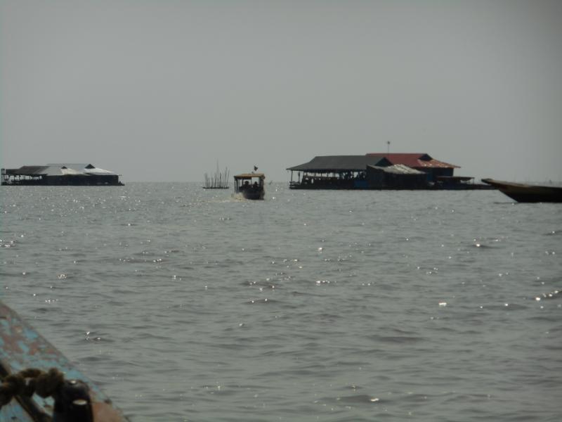TonleSap_21.JPG.f9be716095f78575ade371f50e8db5a2.JPG