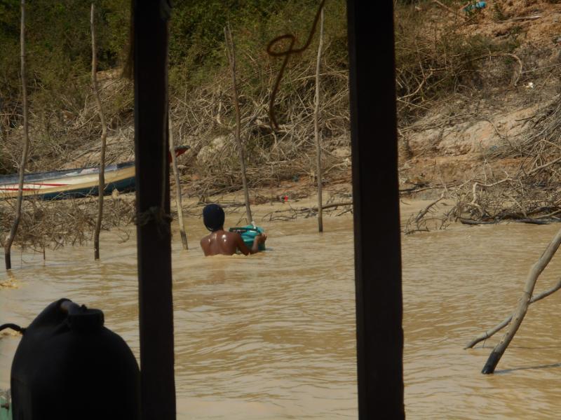 TonleSap_4.JPG.250fb6db4e6087027a2c9fc4a391d440.JPG