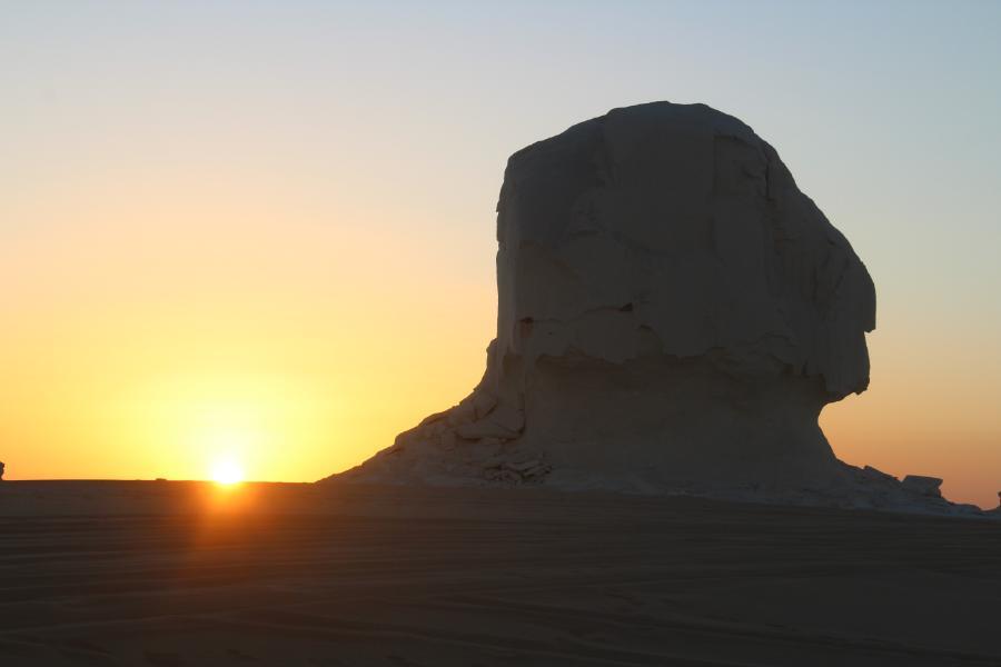 theWhiteDesert_43.JPG.222757e0503ebe2ab86806d3c0ca5efc.JPG